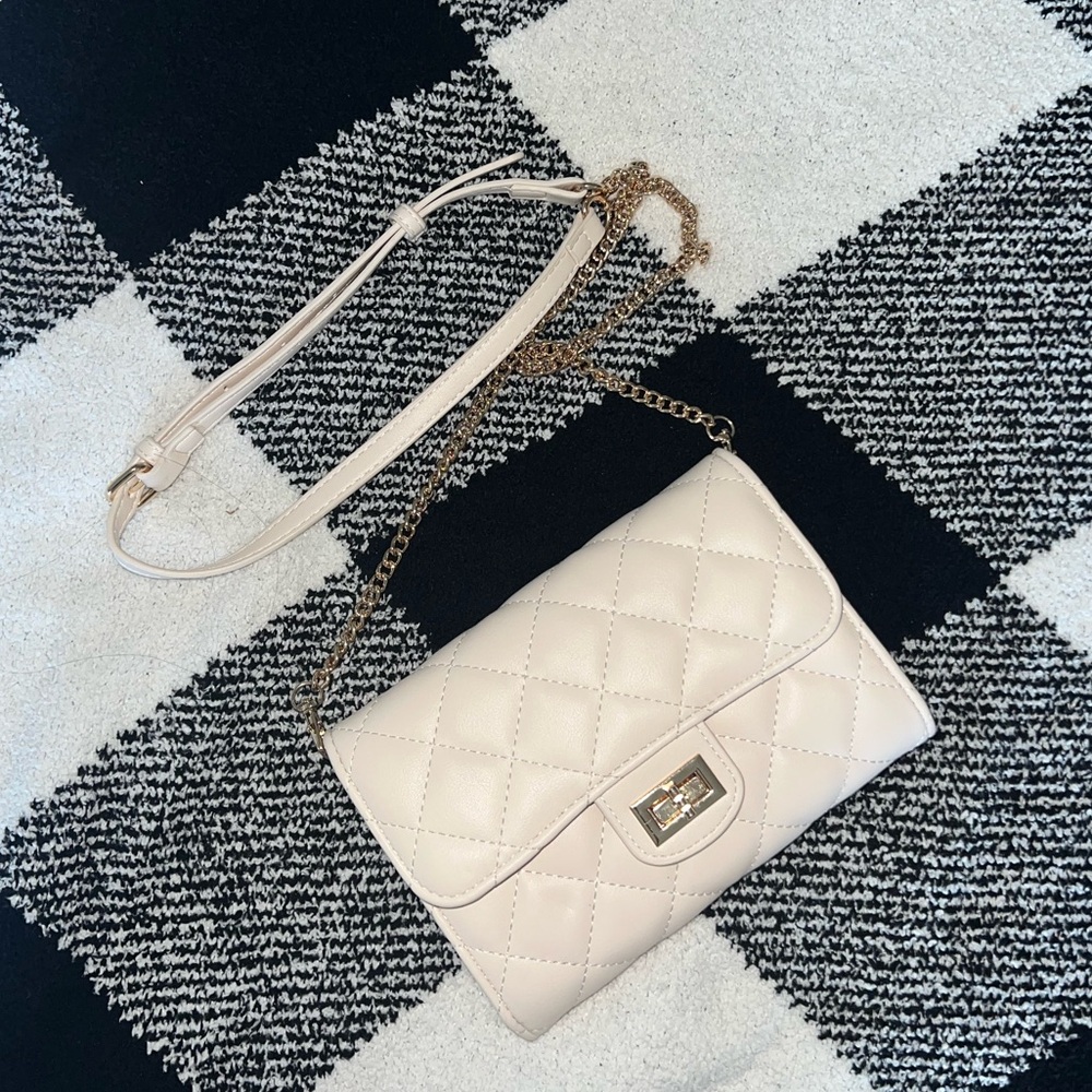Elegant Cream Quilted Chain Bag